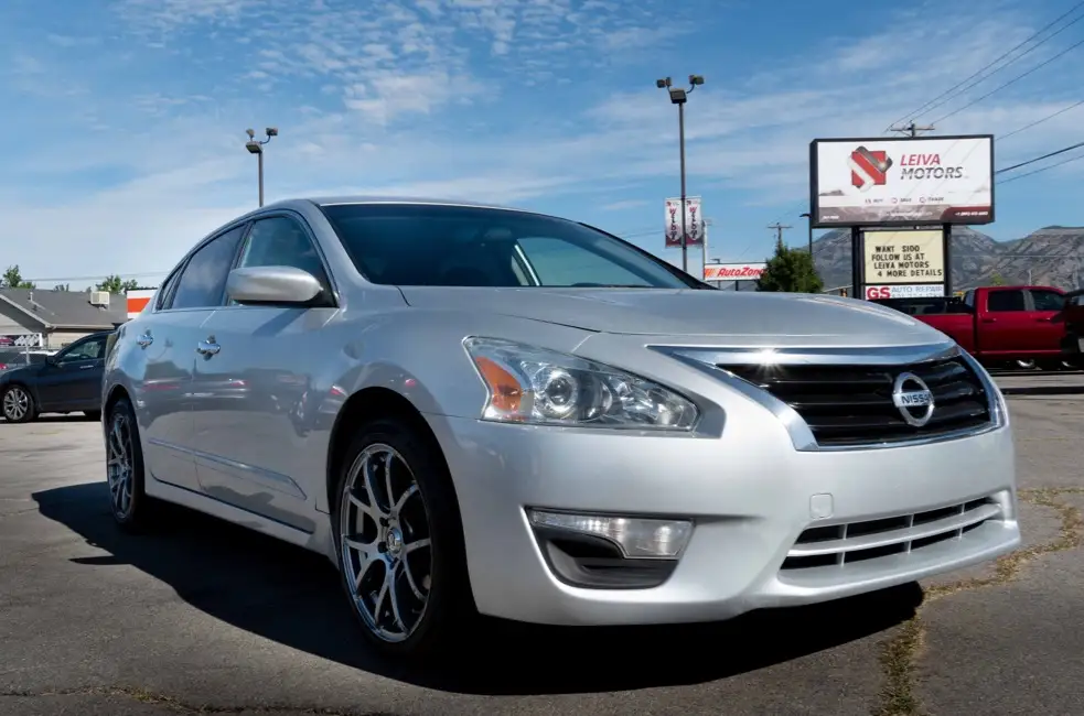 2014 Nissan Altima 2.5 SV photo 1