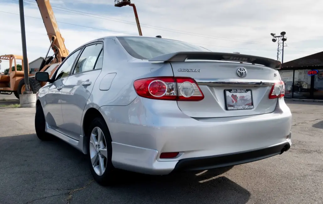 2013 Toyota Corolla S AT photo 4