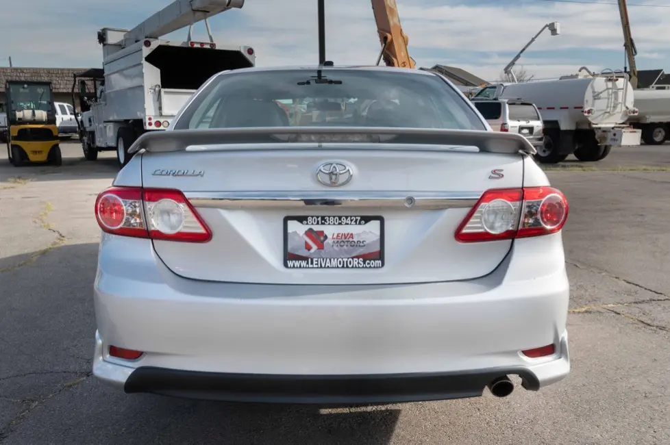 2013 Toyota Corolla S AT photo 5