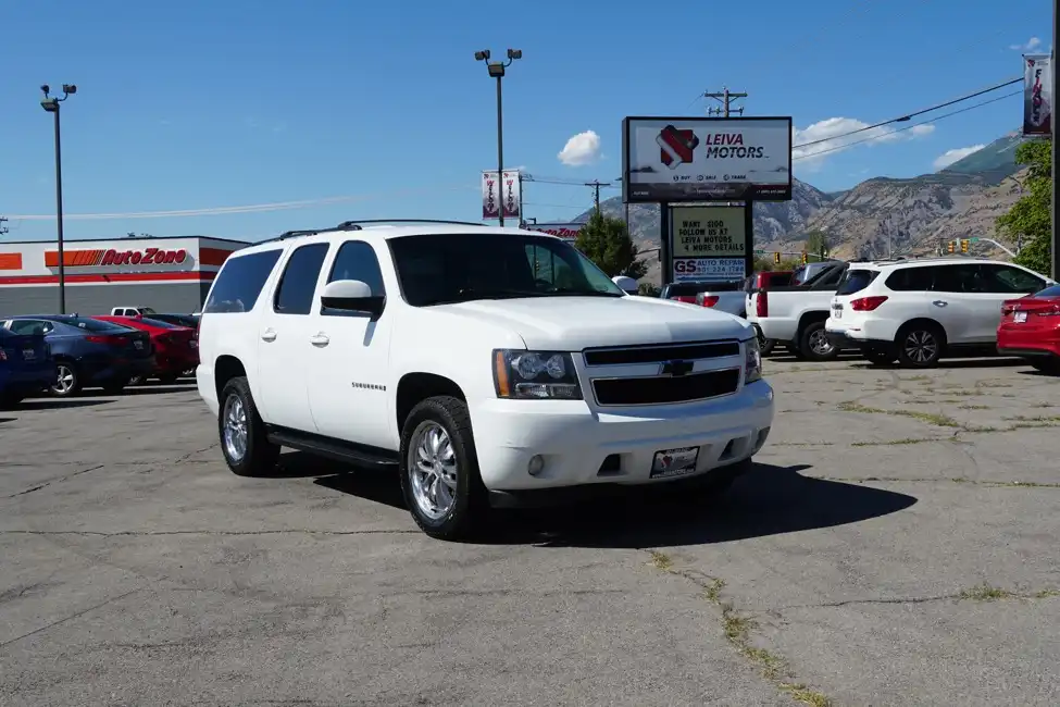 2008 Chevrolet Suburban 4WD 1500 w/LT's photo