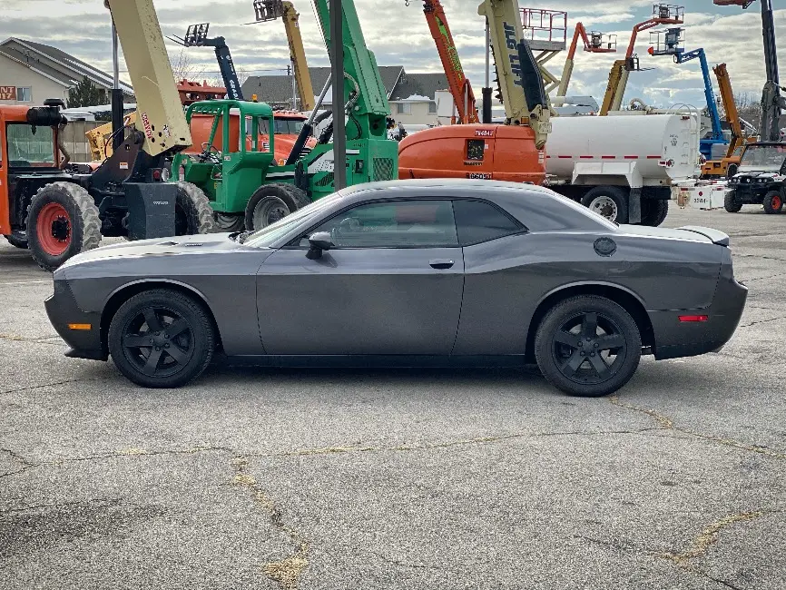 2013 Dodge Challenger R/T photo 5
