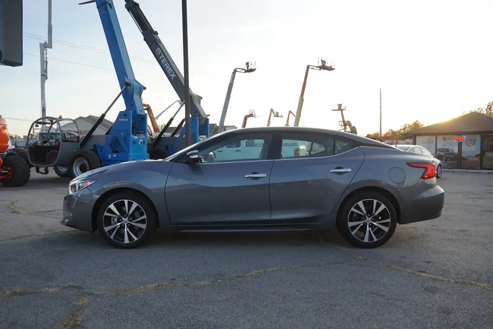 2018 Nissan Maxima SV photo 5