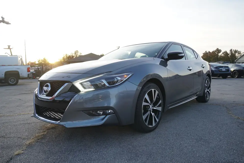 2018 Nissan Maxima SV photo 4