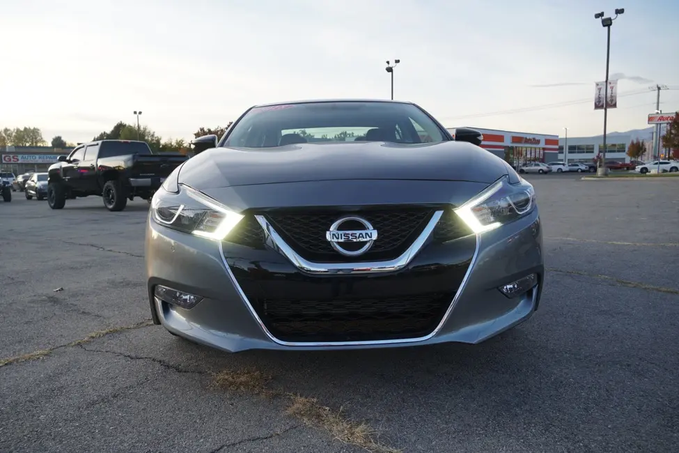 2018 Nissan Maxima SV photo 3