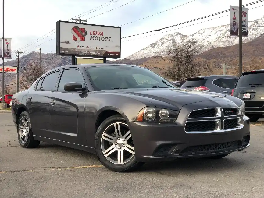 2013 Dodge Charger SE's photo