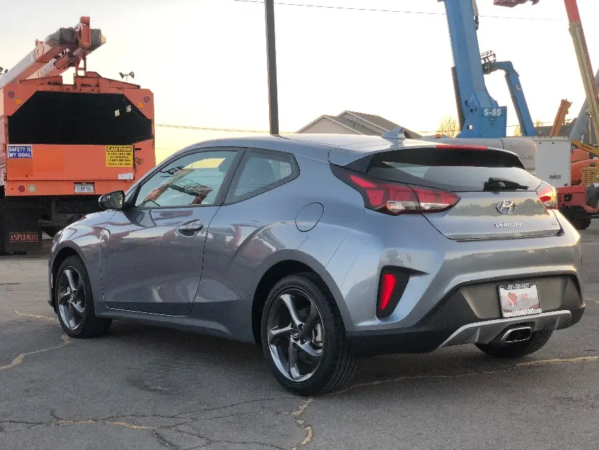 2019 Hyundai Veloster 2.0 Auto photo 5