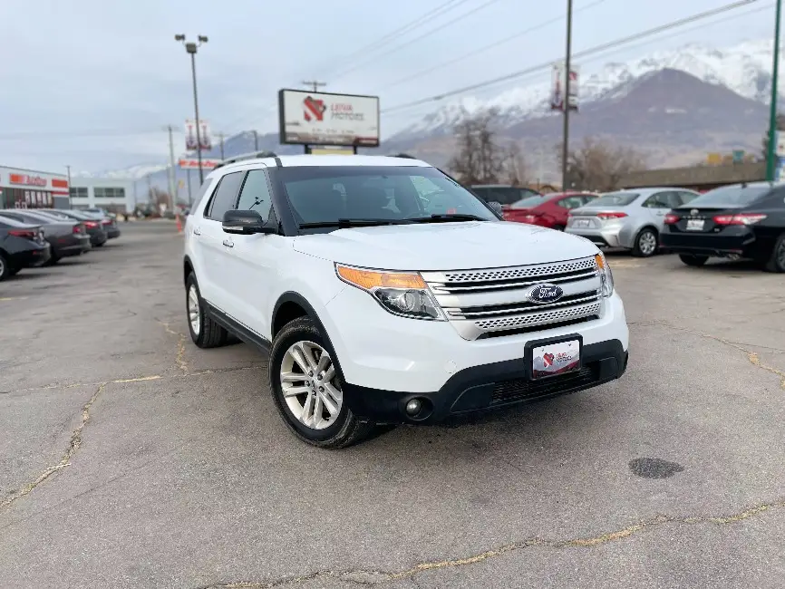 2014 Ford Explorer XLT 4x4 photo 1