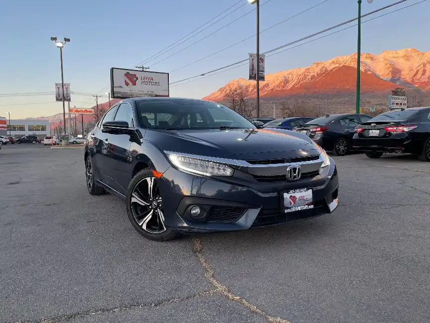 2016 Honda Civic Touring CVT's photo