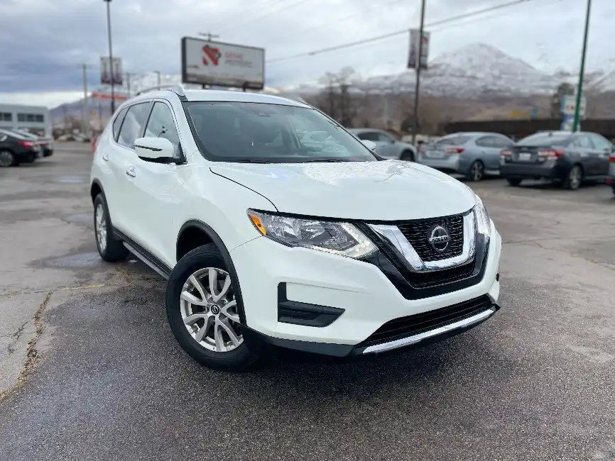 2020 Nissan Rogue SV AWD's photo