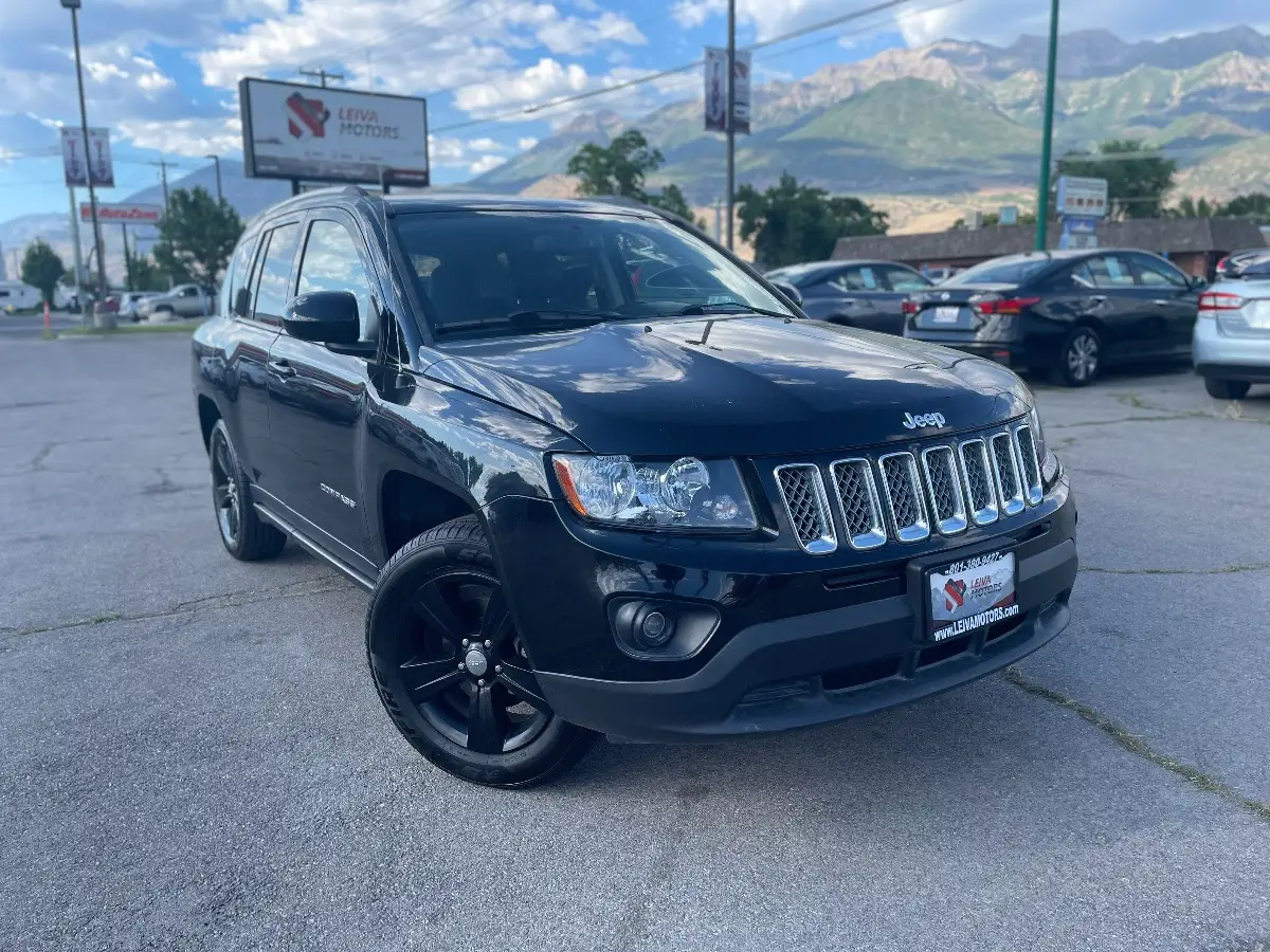 2016 Jeep Compass Latitude 4X4 photo 1