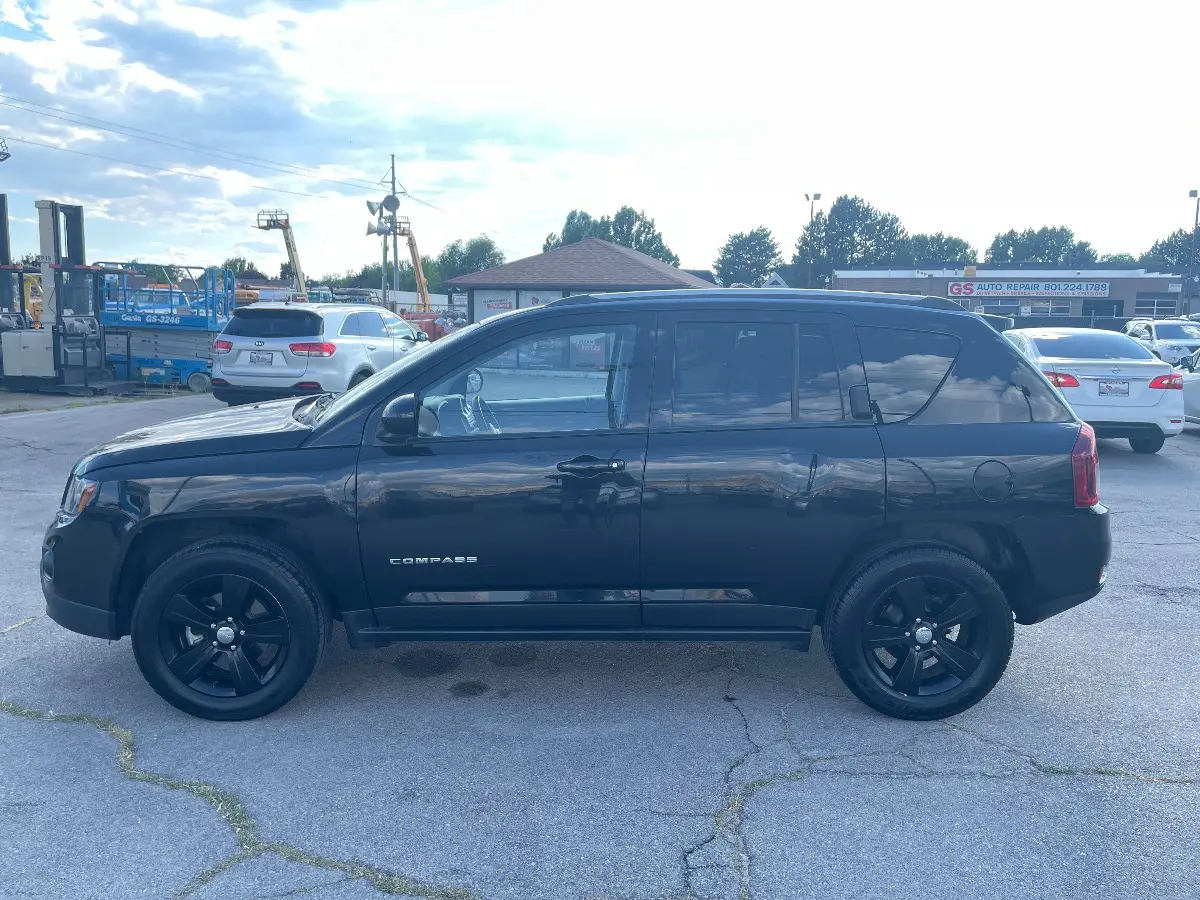 2016 Jeep Compass Latitude 4X4 photo 4