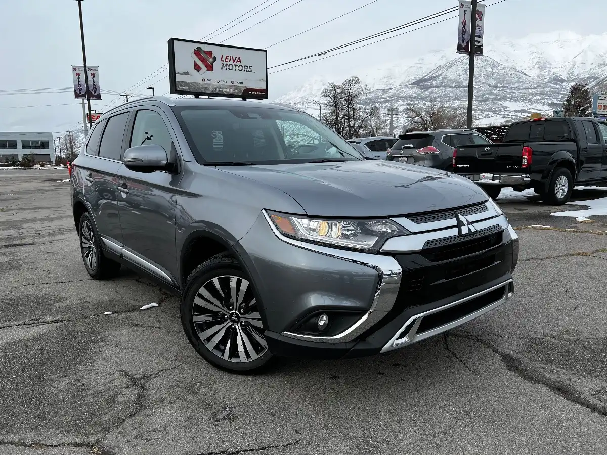 2020 Mitsubishi Outlander SEL S-AWC's photo