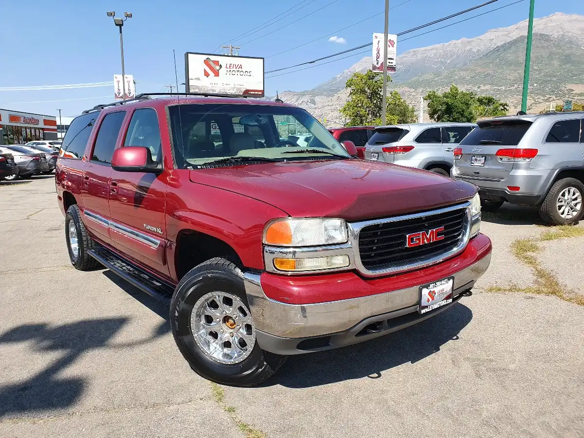 2005 GMC Yukon 4WD 1/2 Ton SLE's photo