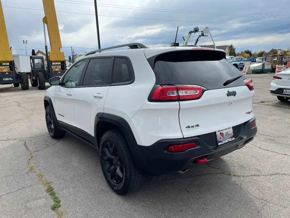 2017 Jeep Cherokee Trailhawk 4X4 photo 5