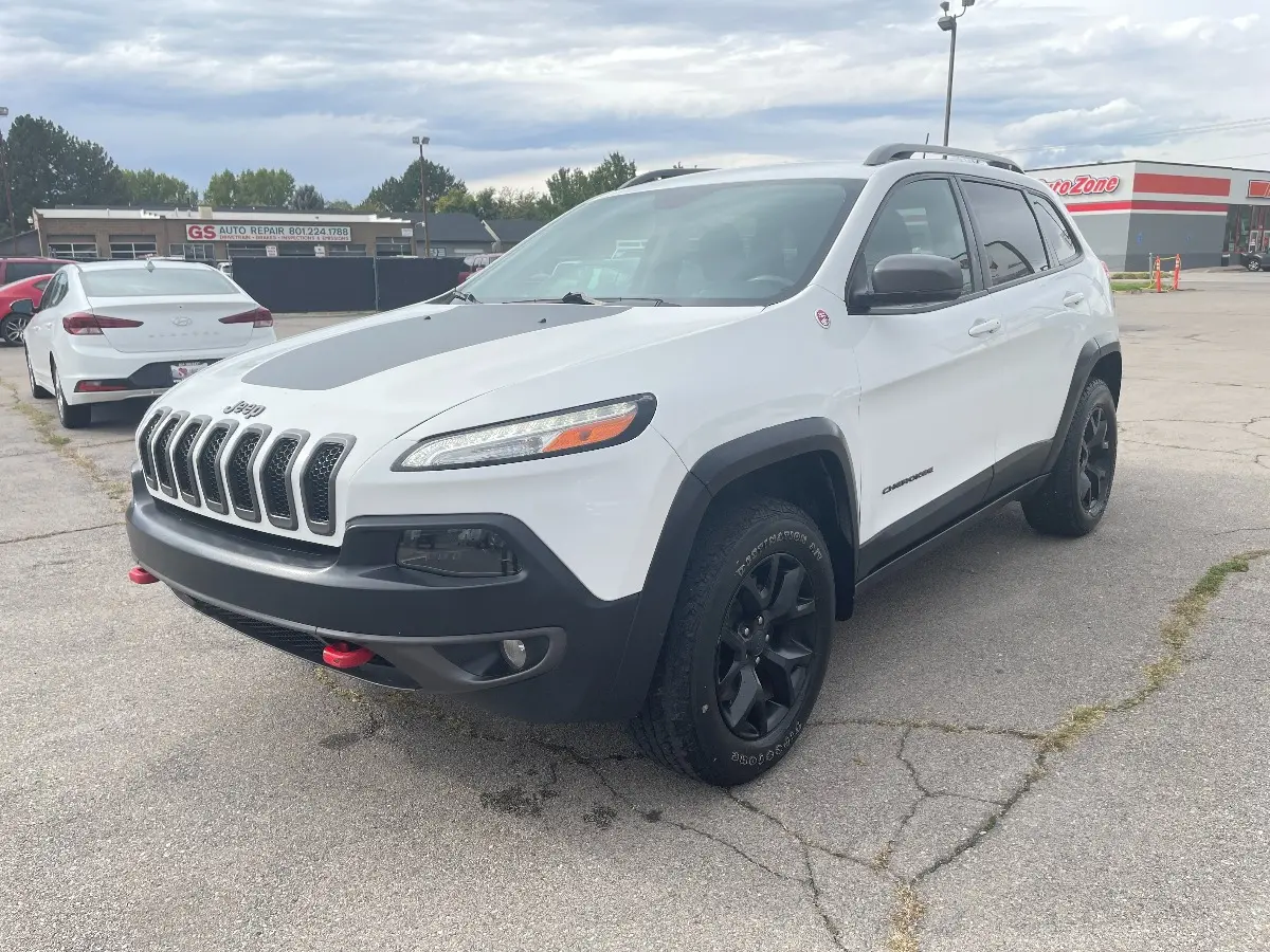 2017 Jeep Cherokee Trailhawk 4X4 photo 3
