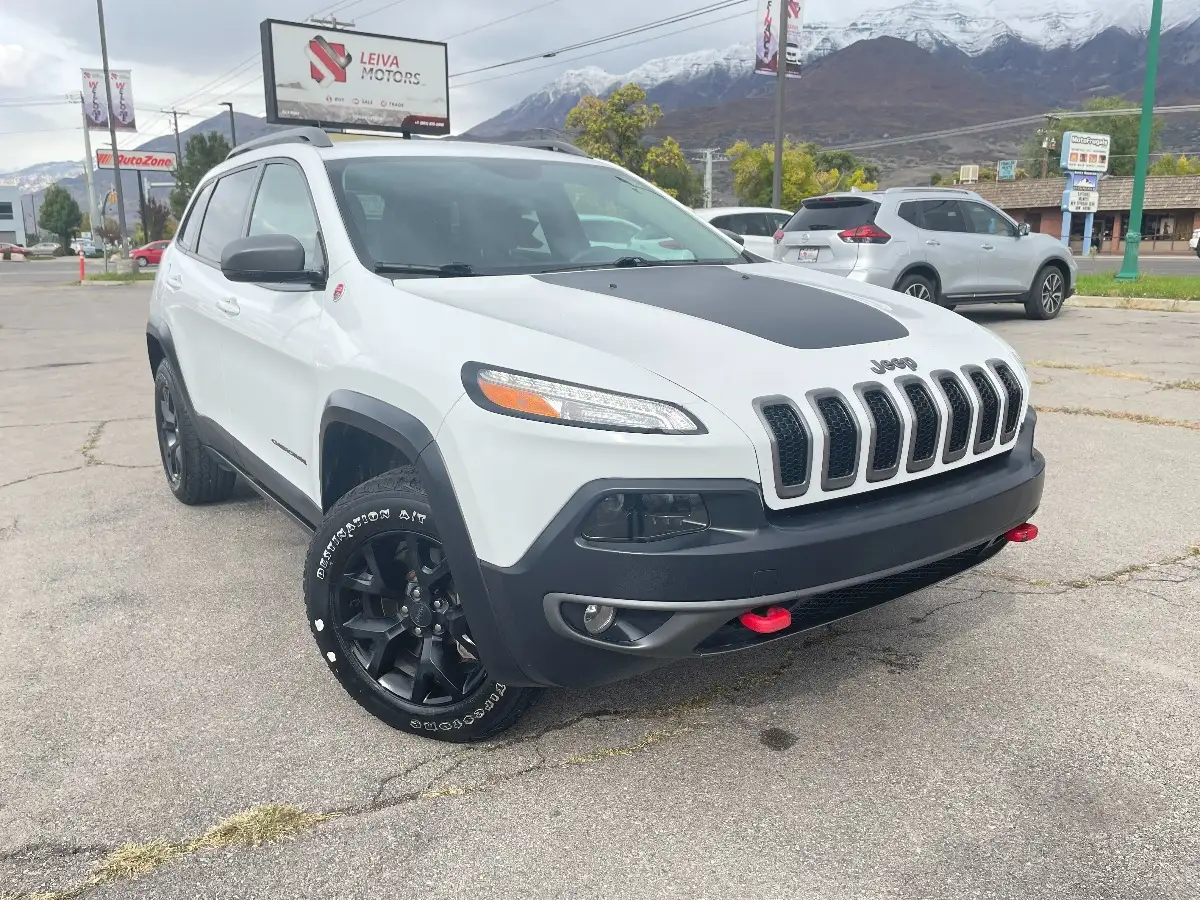 2017 Jeep Cherokee Trailhawk 4X4 photo 1