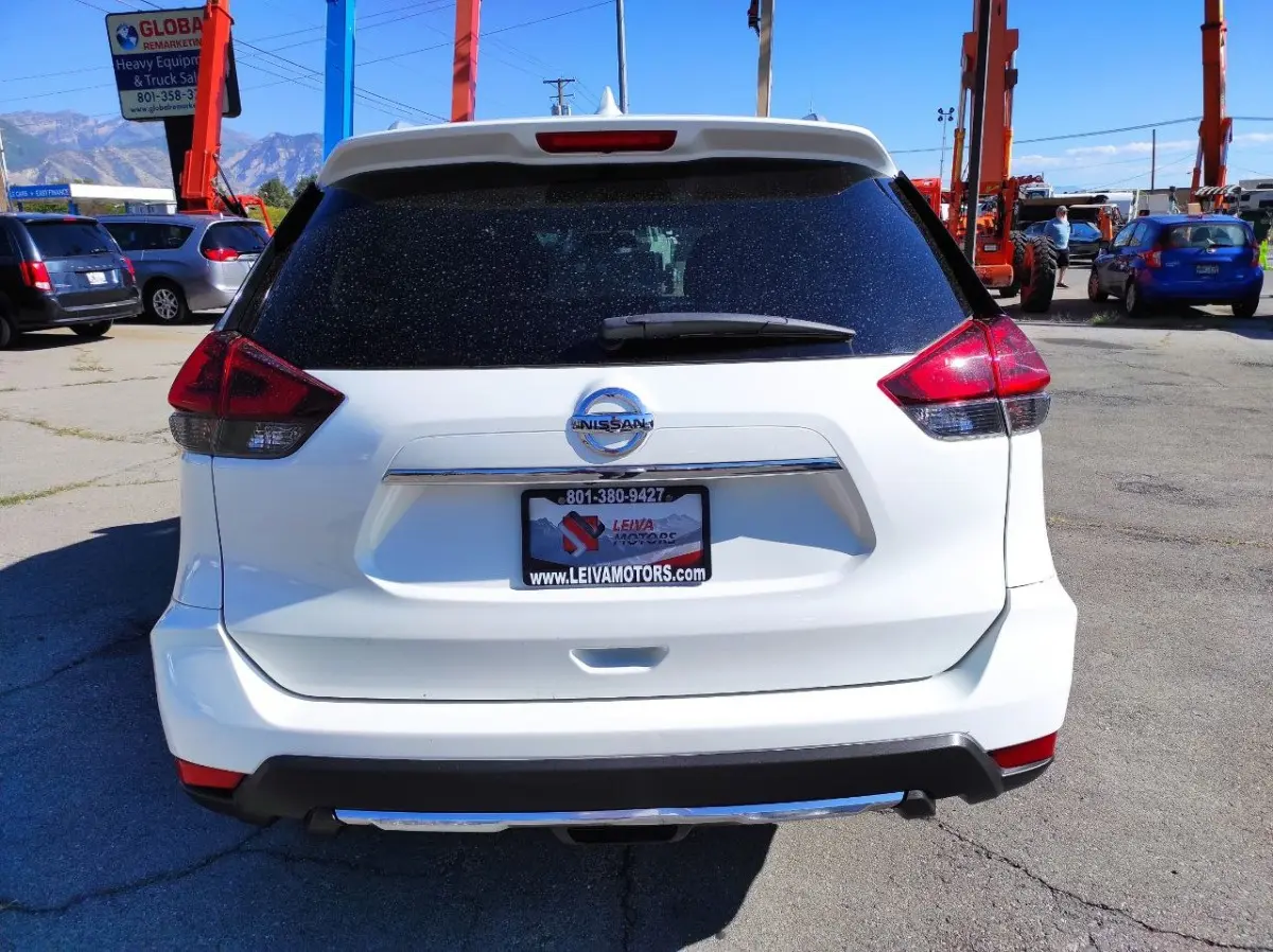 2018 Nissan Rogue S AWD photo 4