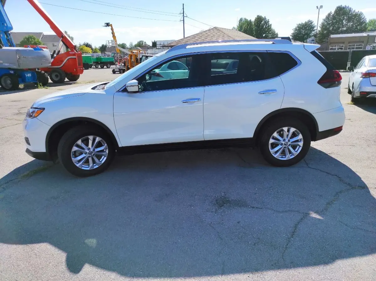 2018 Nissan Rogue S AWD photo 3