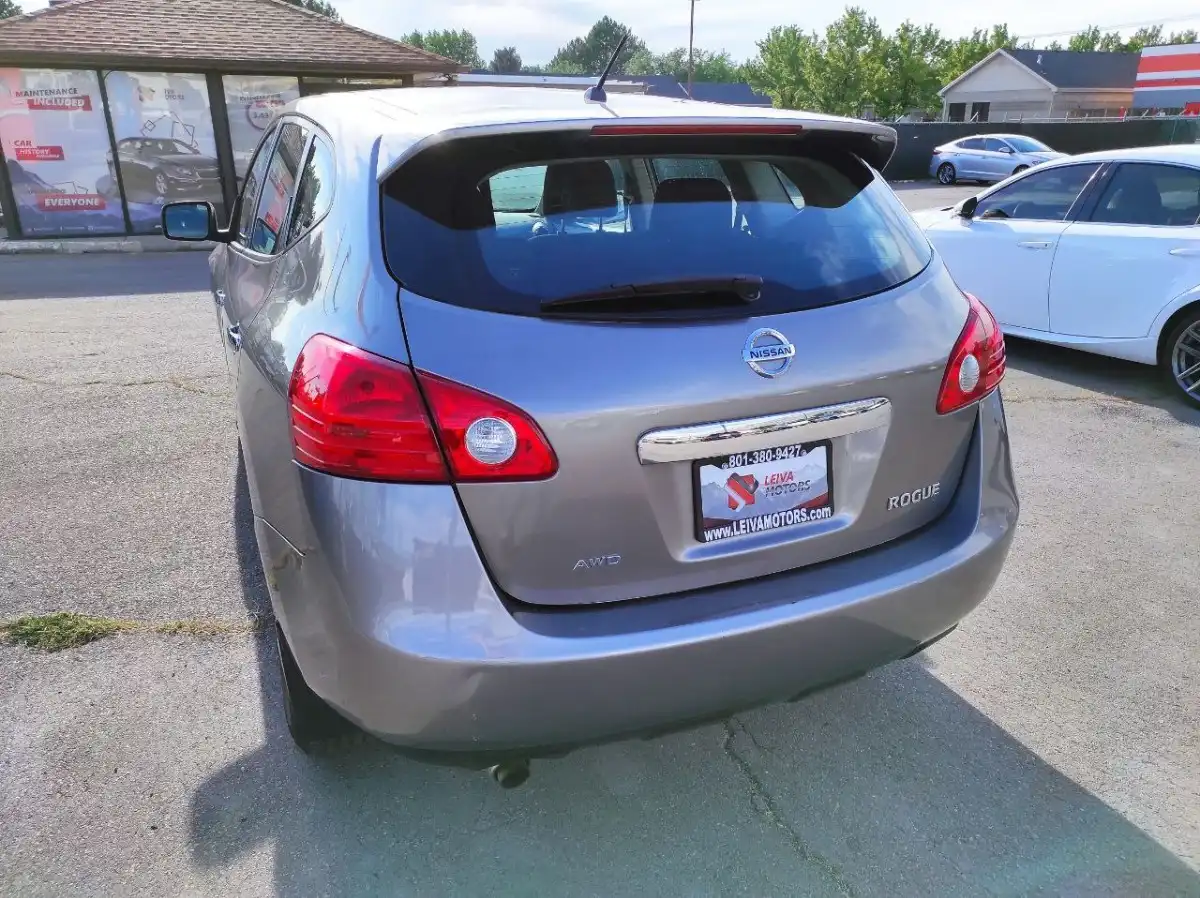 2012 Nissan Rogue SV AWD's photo