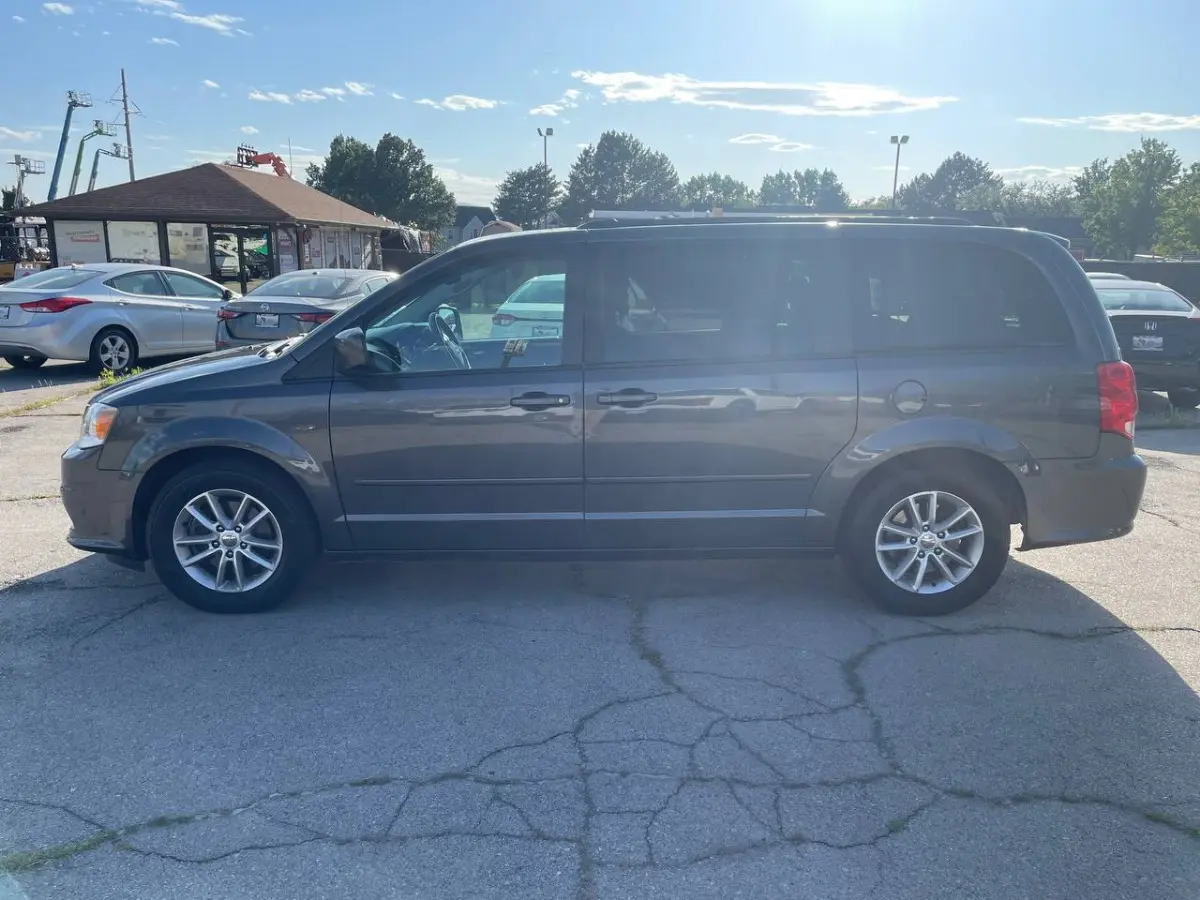 2016 Dodge Grand Caravan SXT photo 4