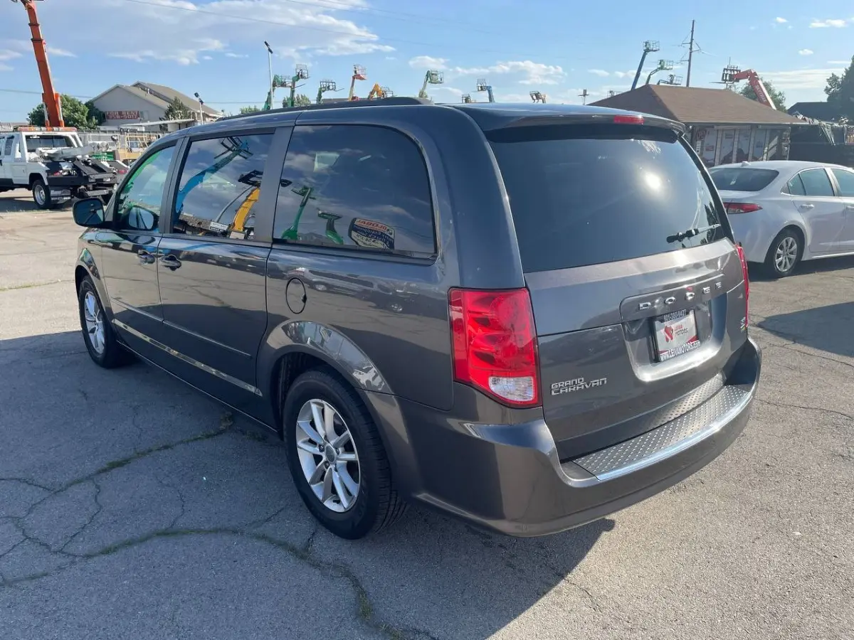 2016 Dodge Grand Caravan SXT photo 5