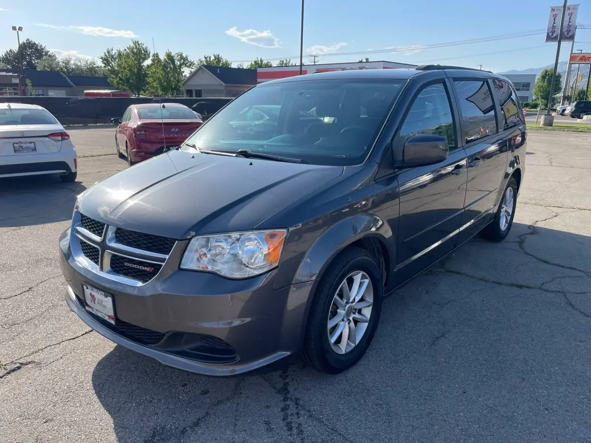 2016 Dodge Grand Caravan SXT photo 3