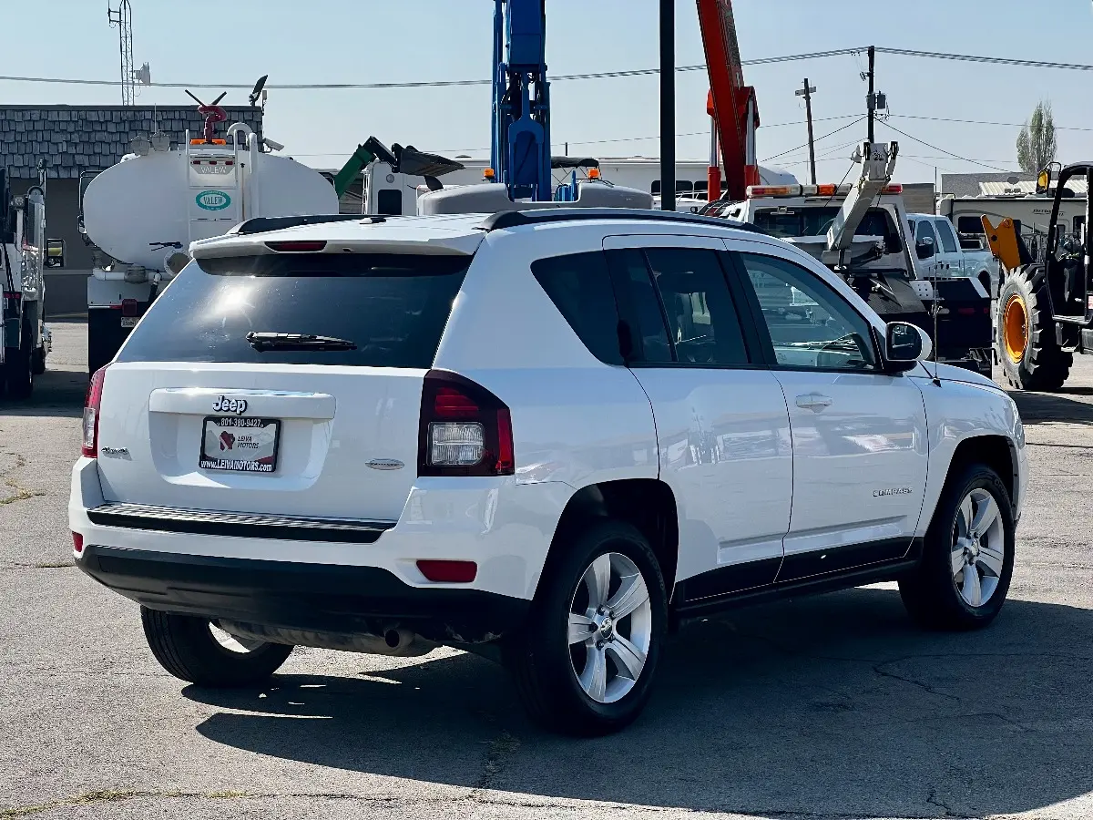 2017 Jeep Compass Latitude 4X4 photo 4