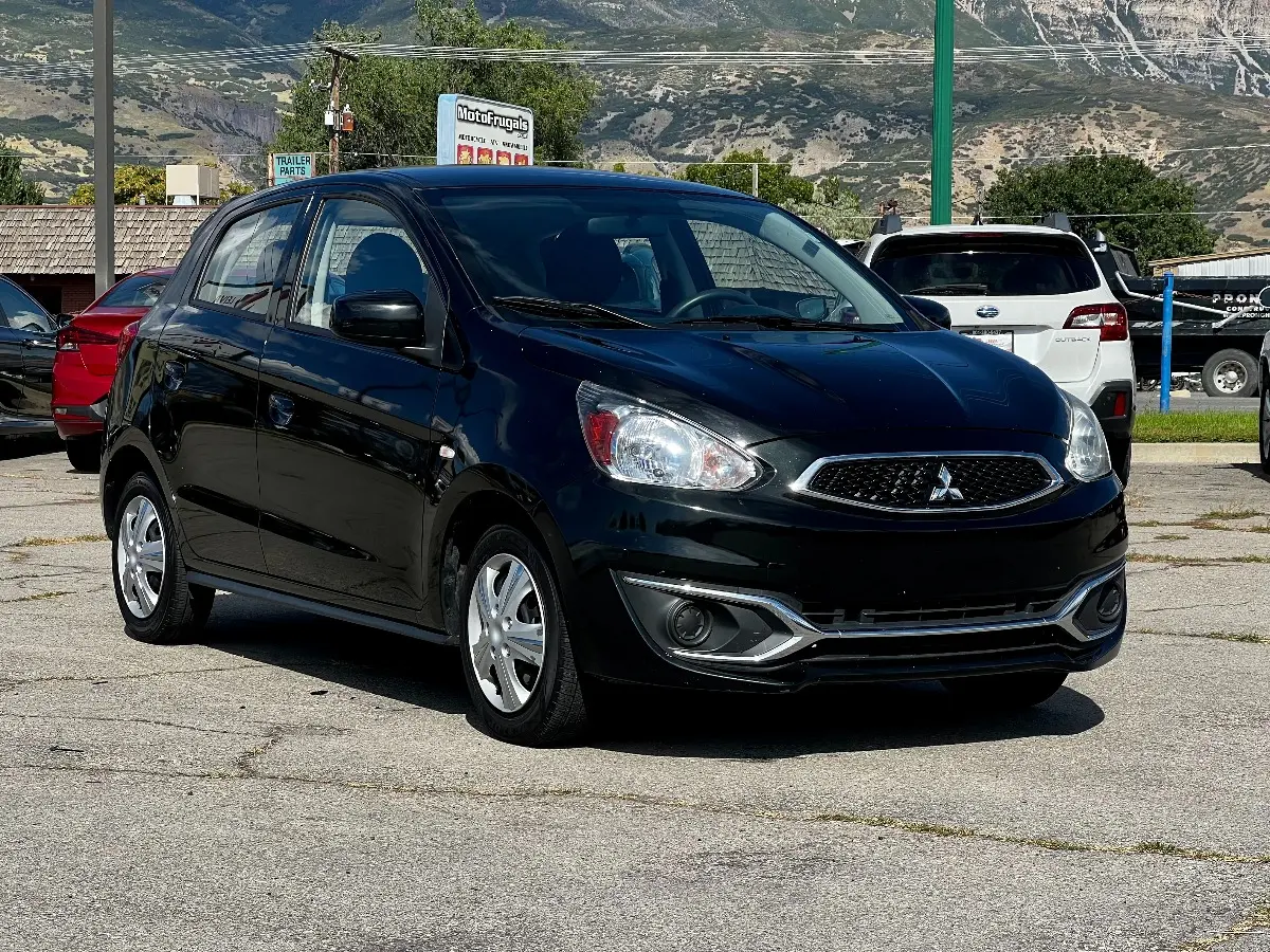 2020 Mitsubishi Mirage ES CVT photo 3