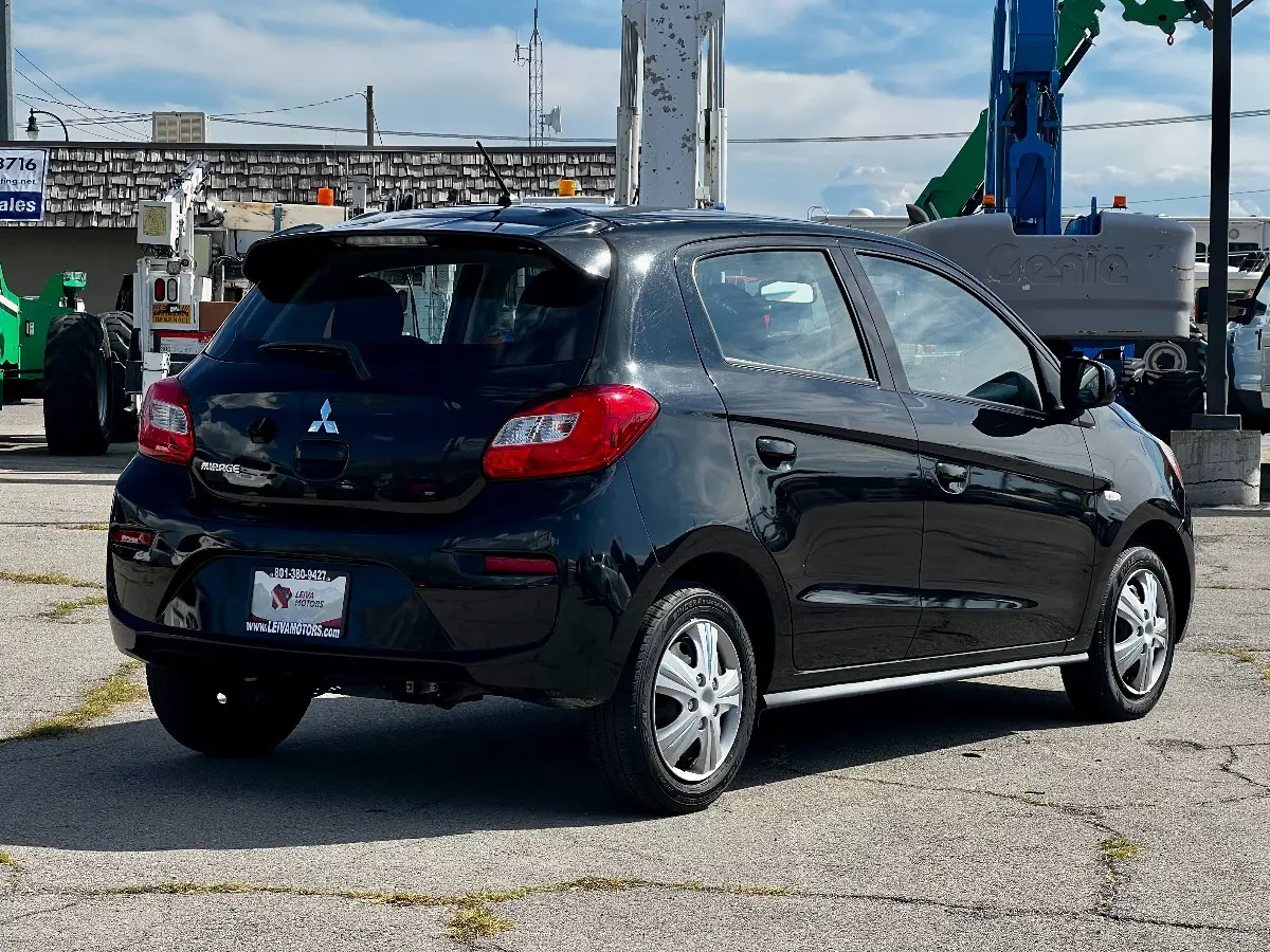 2020 Mitsubishi Mirage ES CVT photo 4