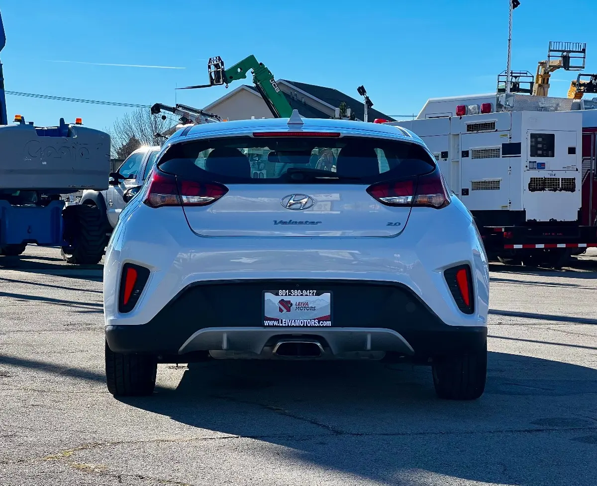2020 Hyundai Veloster 2.0 Auto photo 5