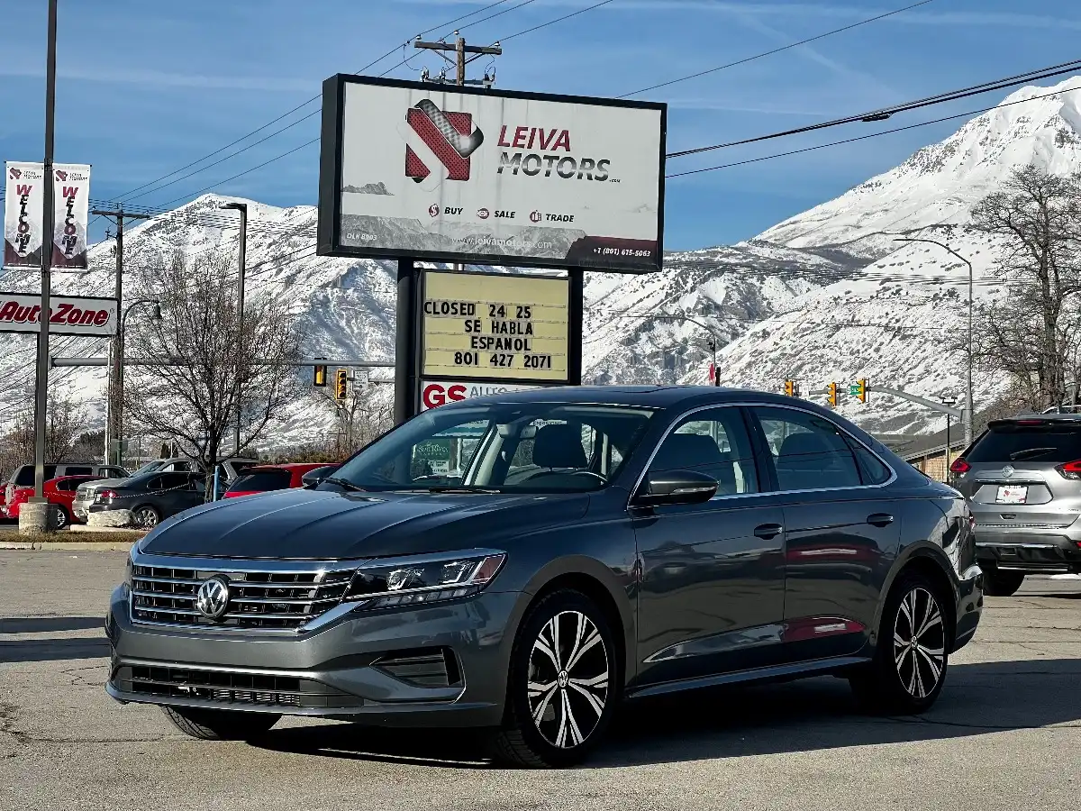 2021 Volkswagen Passat 2.0T SE Auto's photo