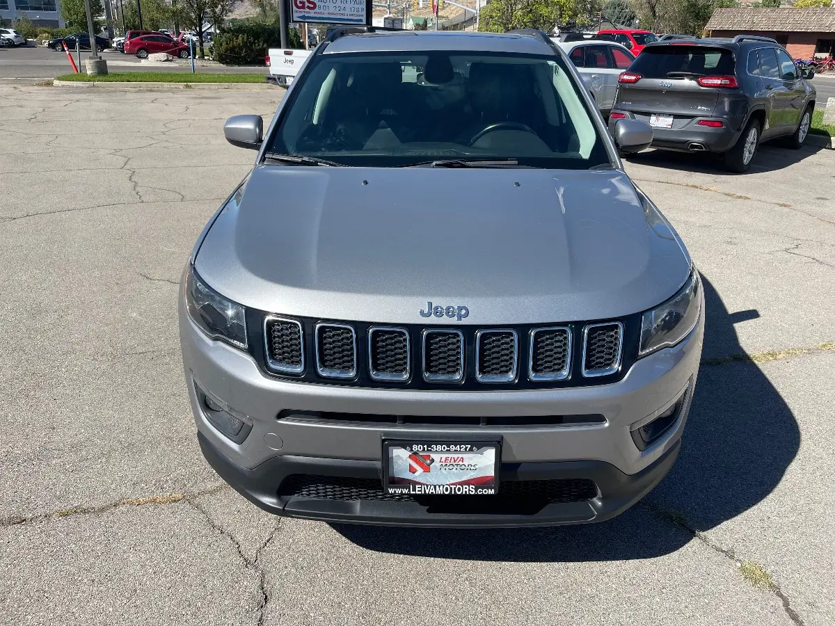 2021 Jeep Compass Latitude 4X4 photo 3