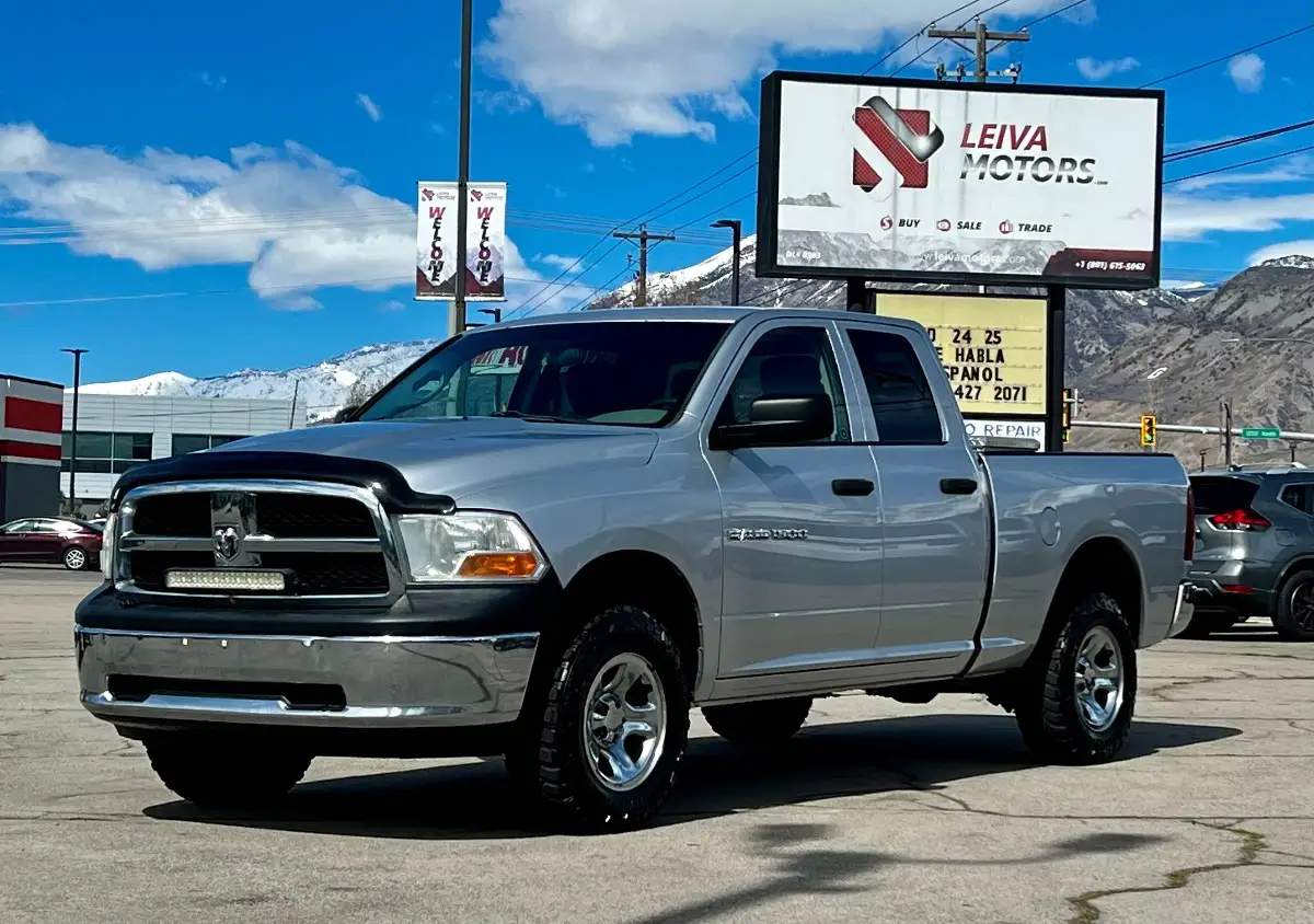 2011 RAM 1500 ST 4x4 Quad Cab photo 1