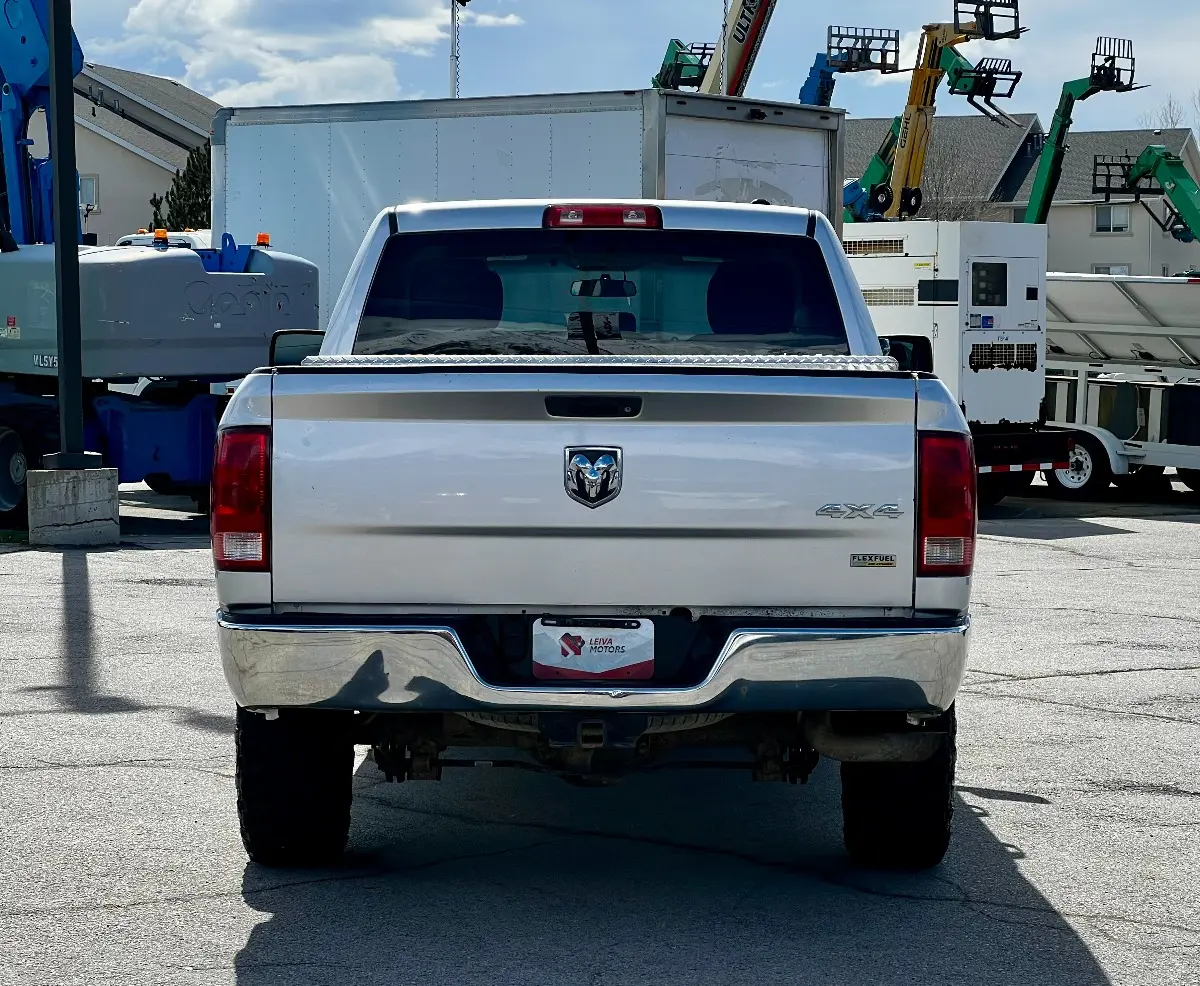 2011 RAM 1500 ST 4x4 Quad Cab photo 5