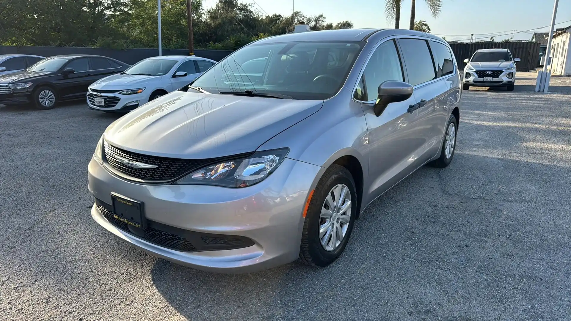 2021 Chrysler Voyager L's photo
