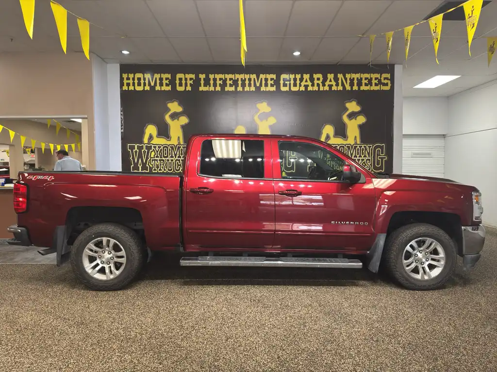 2017 Chevrolet Silverado 1500 LT 4X4 Crew Cab Short Box's photo