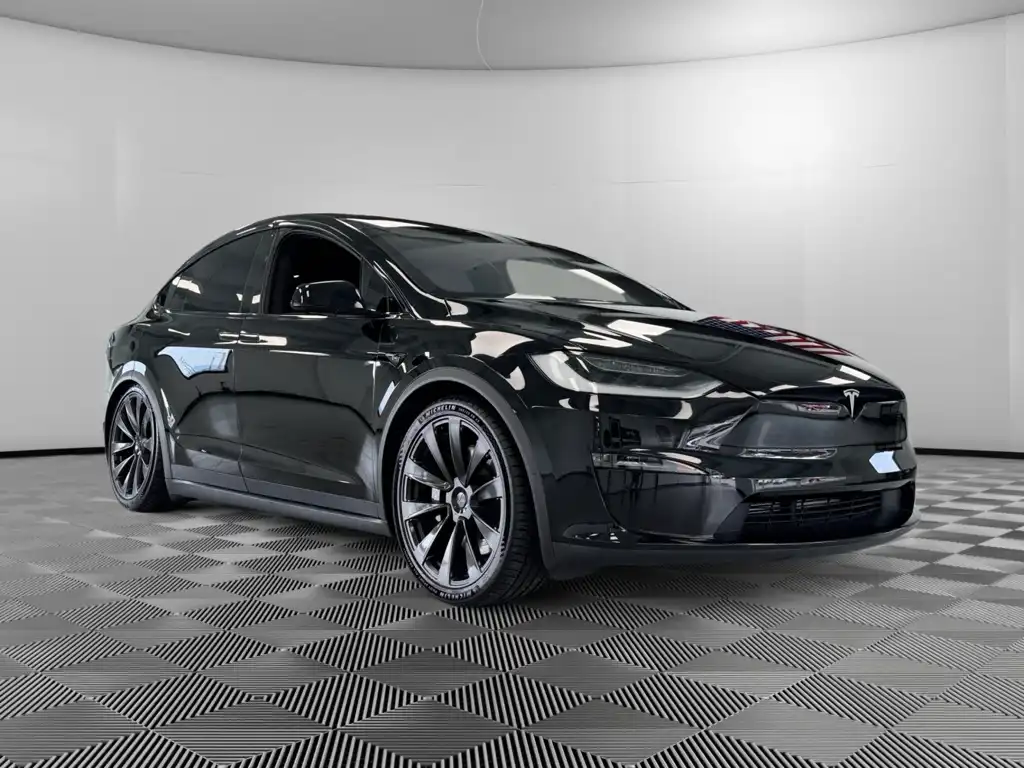 2022 Tesla Model X Plaid's photo