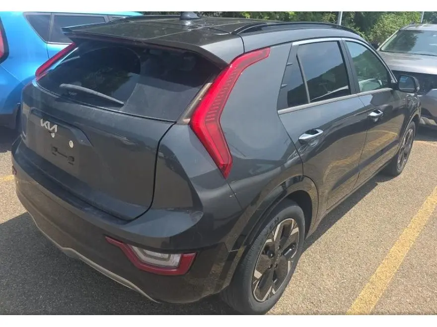 2023 Kia Niro Wave EV photo 3