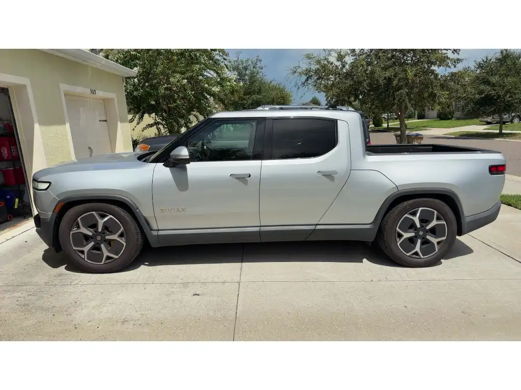 2023 Rivian R1T Adventure Quad-Motor Max Pack's photo
