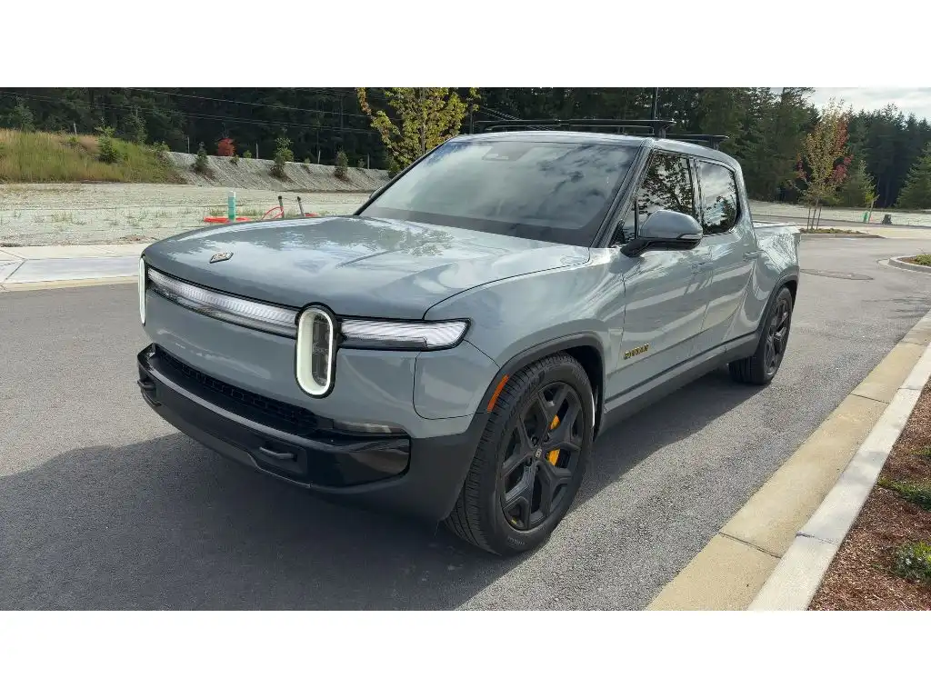 2025 Rivian R1T Ascend Tri Max's photo