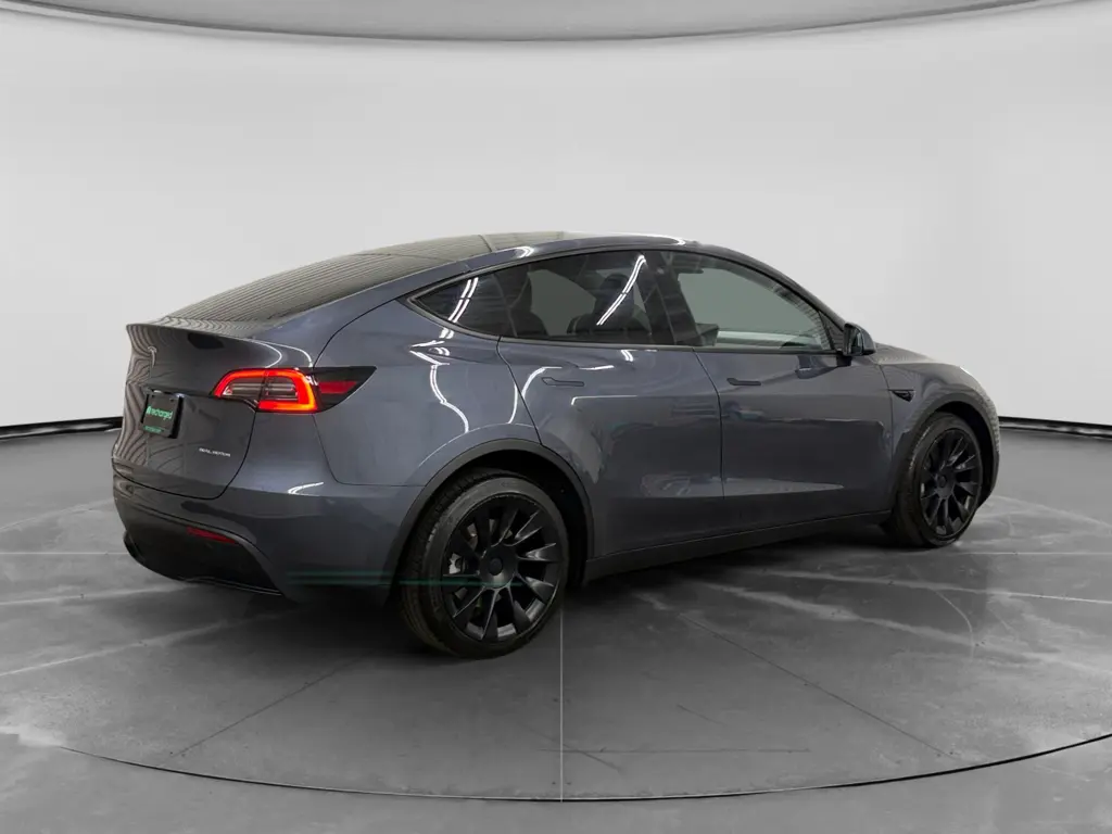 2023 Tesla Model Y Long Range photo 3