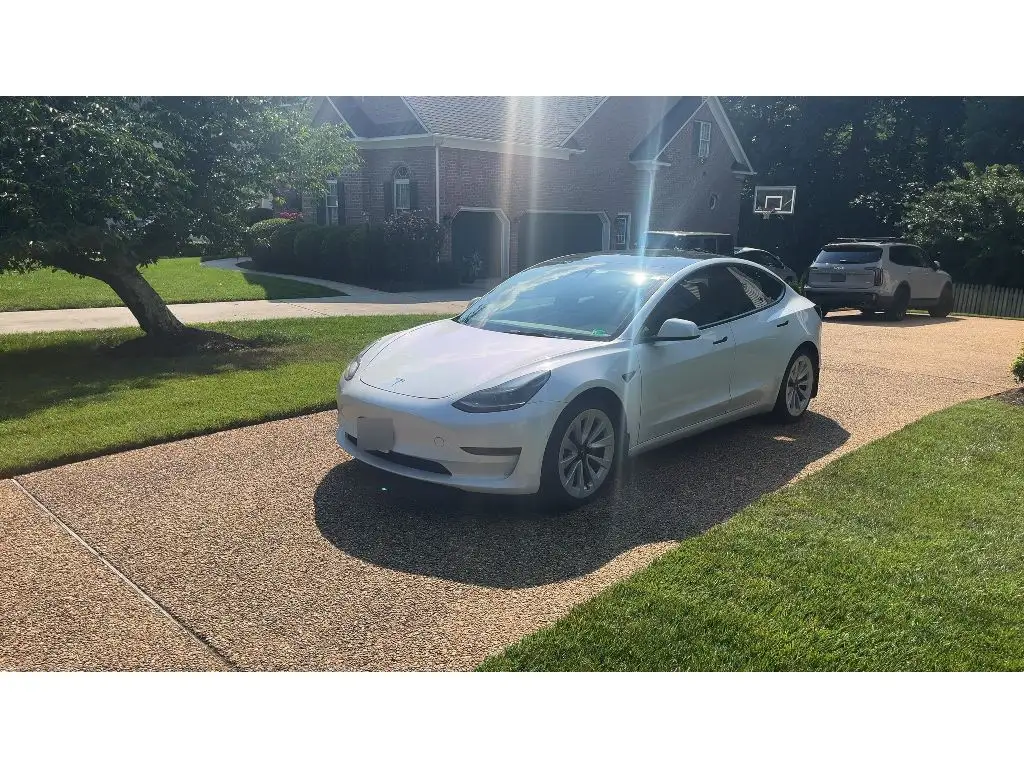 2022 Tesla Model 3 Long Range photo 1