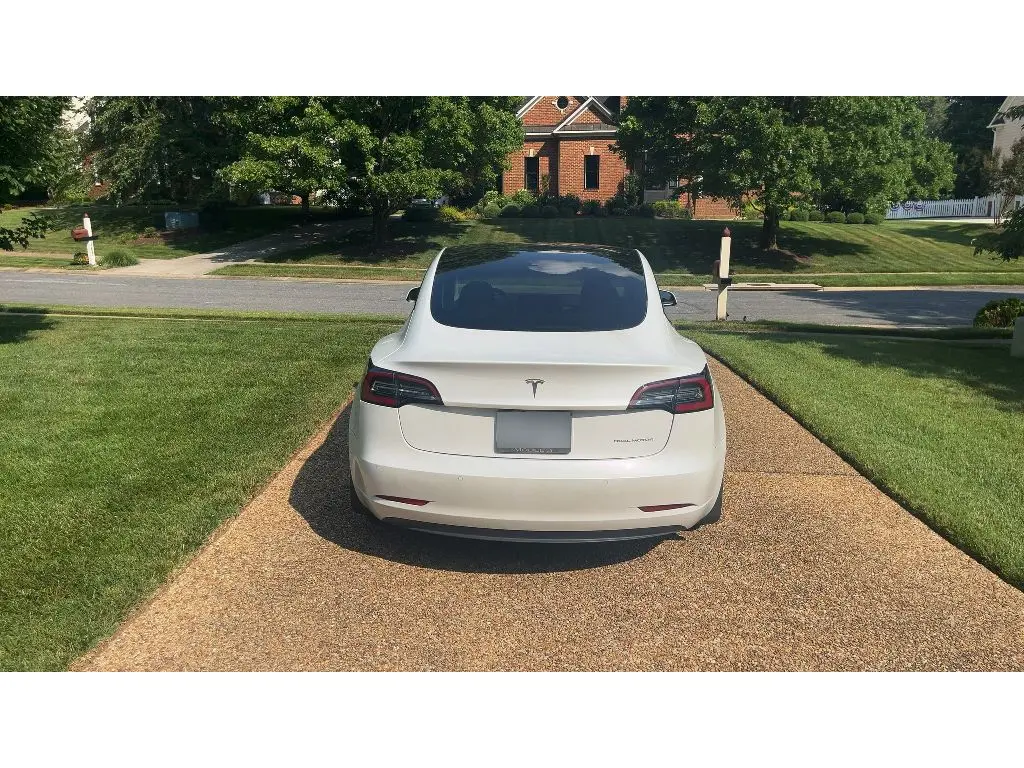 2022 Tesla Model 3 Long Range photo 4