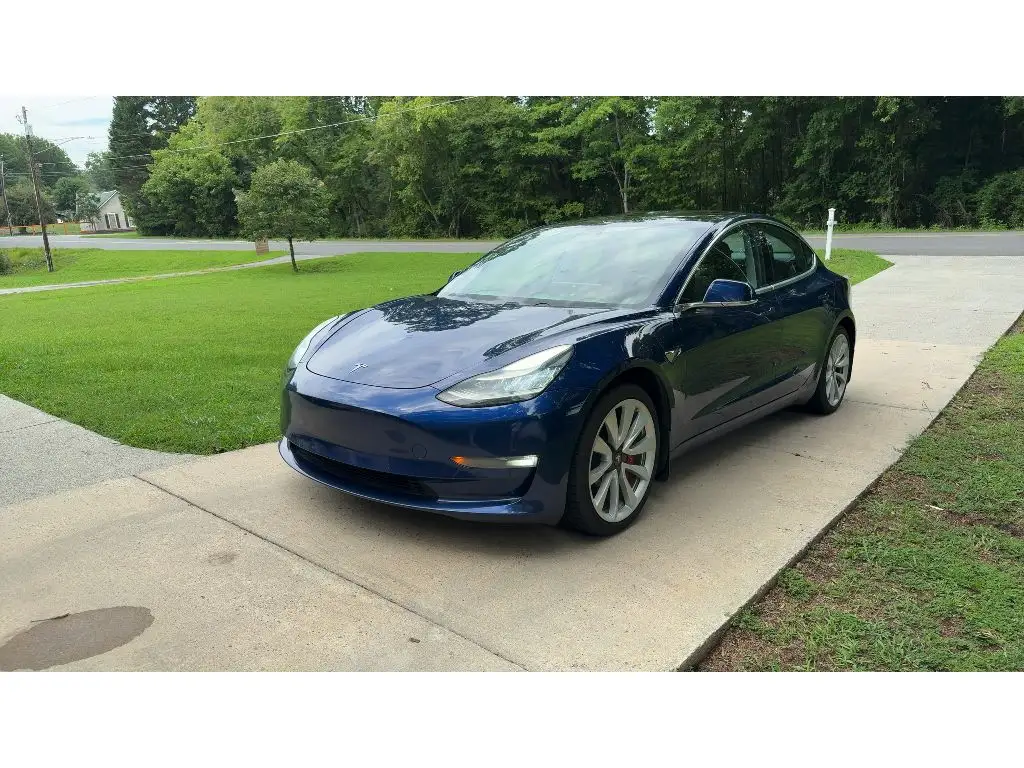 2019 Tesla Model 3 Standard Range Plus photo 1