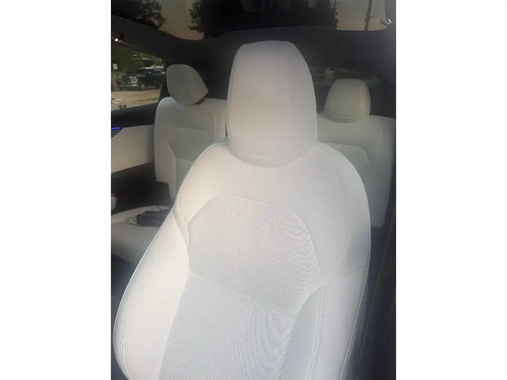 2026 Tesla Model Y Long Range AWD photo 1