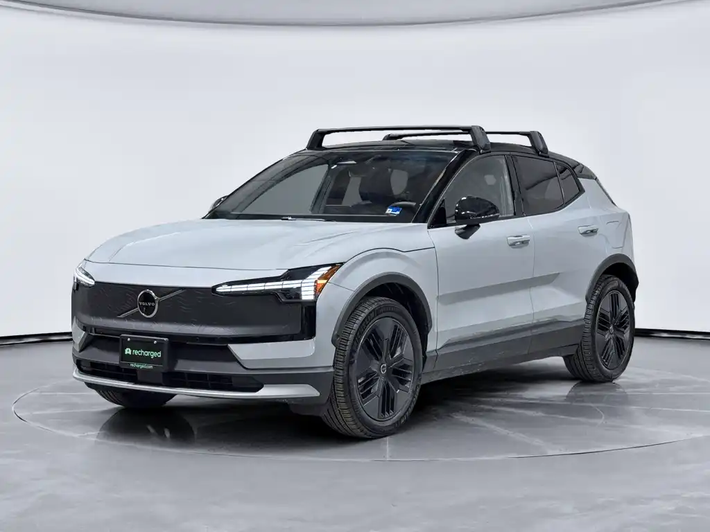 2026 Volvo EX30 Twin Motor Cross Country Ultra's photo