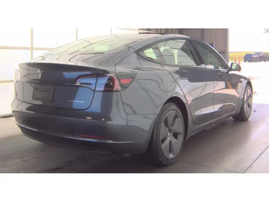 2023 Tesla Model 3 Long Range photo 3