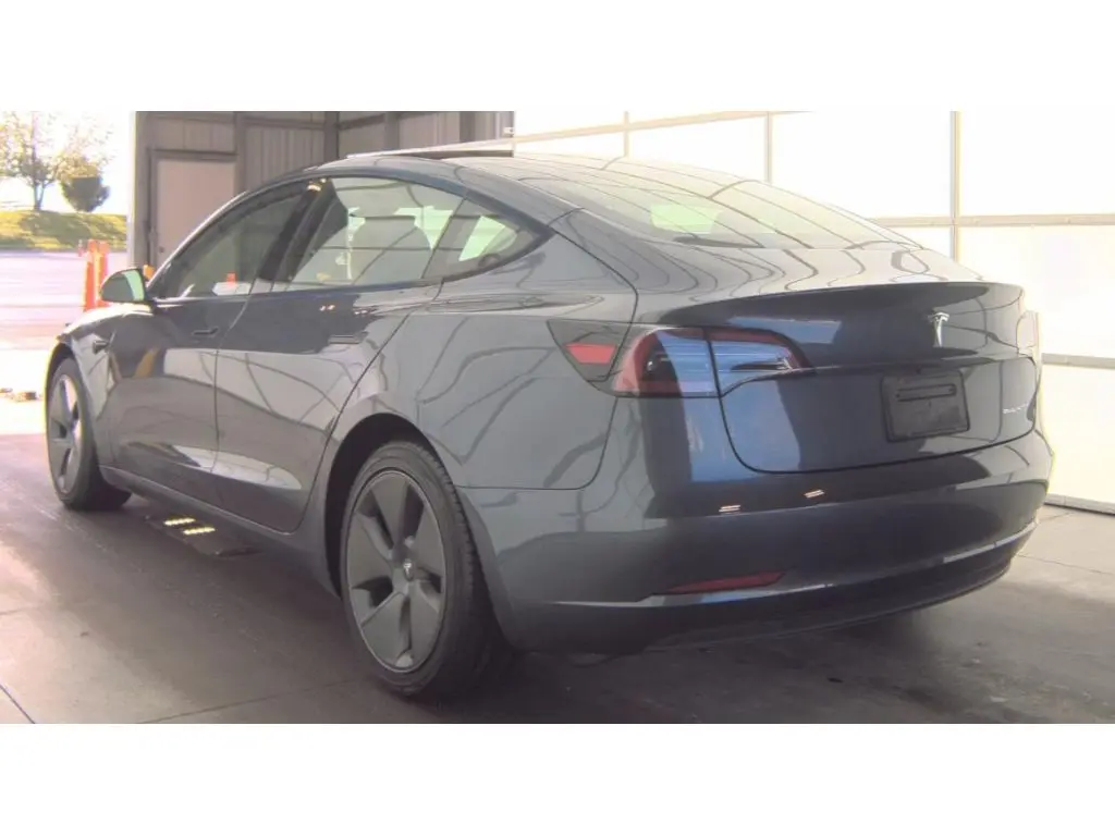 2023 Tesla Model 3 Long Range photo 4