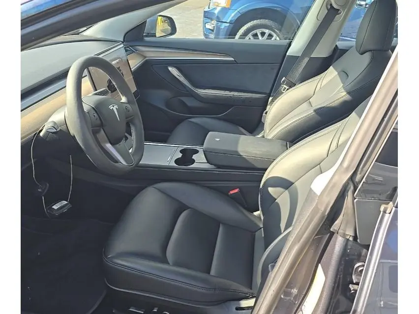 2023 Tesla Model 3 Long Range photo 5