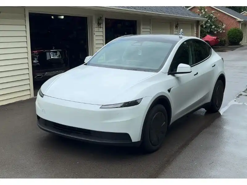 2026 Tesla Model Y Long Range All-Wheel Drive's photo